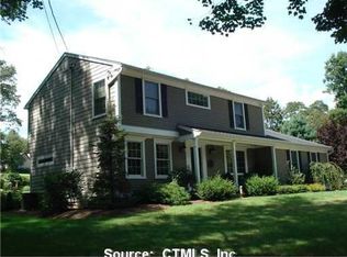 195 Pilgrim Ln, Stratford, CT 06614