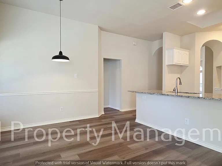 3305 Woodbluff Ln — Photo 11