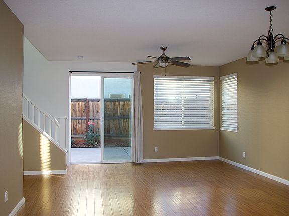 2nd image of 11 Tides Edge Pl