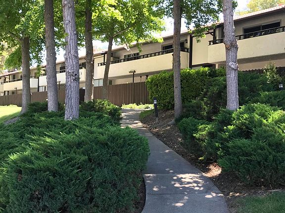 2nd image of 31577 Lindero Canyon Rd Unit 16