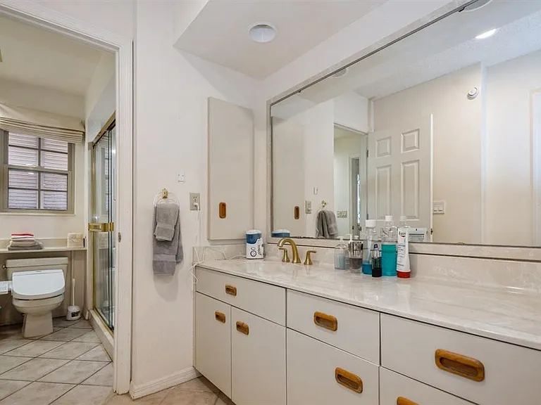 1195 Coquille St #309 — Photo 21