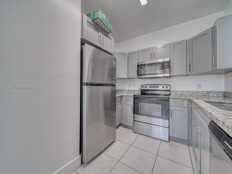 14708 NE 7th Ave #14711 — Photo 22