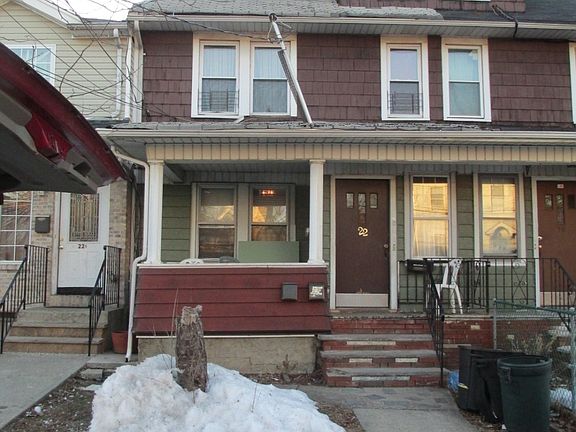 4th image of 22 Crittenden Pl