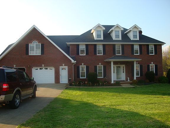 2nd image of 814 Regency Dr