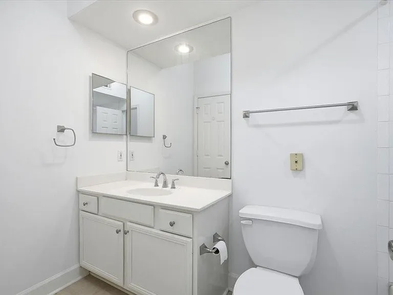 3777 Peachtree Rd NE #1432 — Photo 25