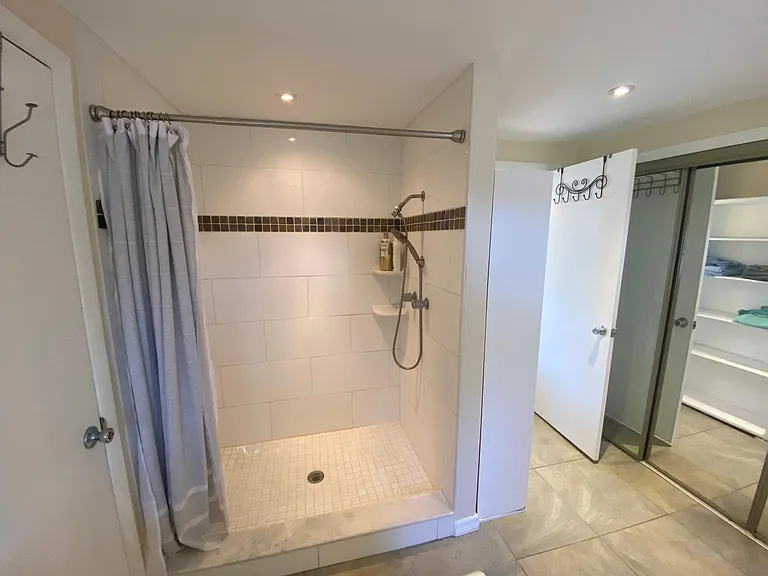 2830 Gypsy St — Photo 24