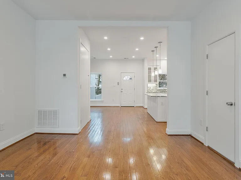1339 Corcoran St NW — Photo 11