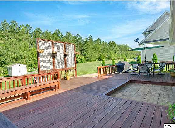 2nd image of 284 Glen Cir