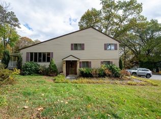 29 Dominion Rd, Worcester, MA 01605