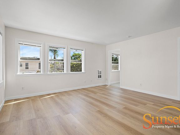 4th image of 3576 33rd St