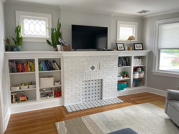4th image of 102 Woodlawn Ave #2