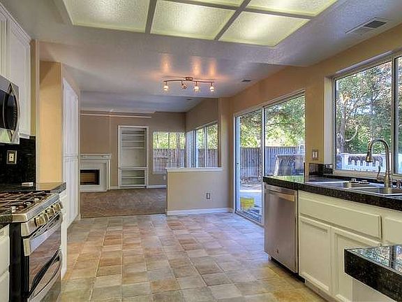 5th image of 775 Larkspur Dr