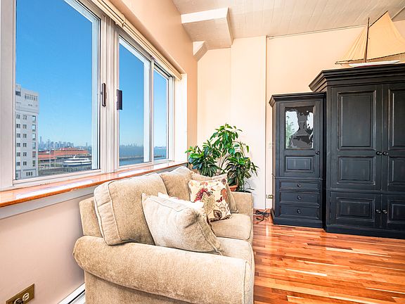 3rd image of 80 Bay Street Lndg APT 5P
