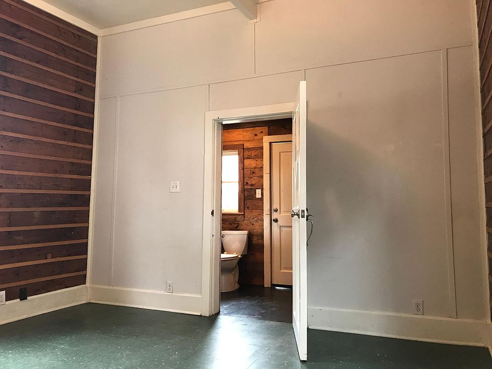 1st image of 2729 Ferris St #A