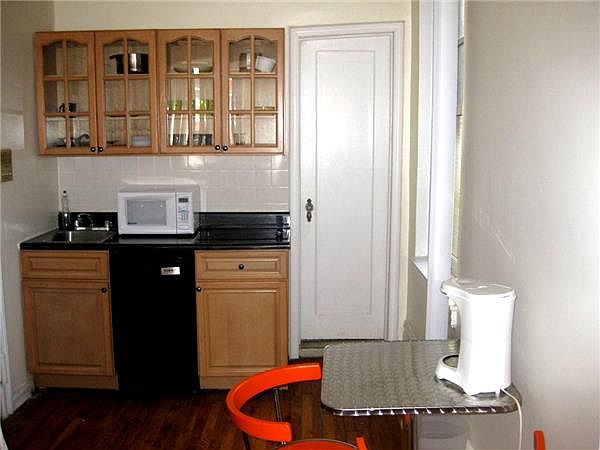 2nd image of 249 E 52nd St APT 4C