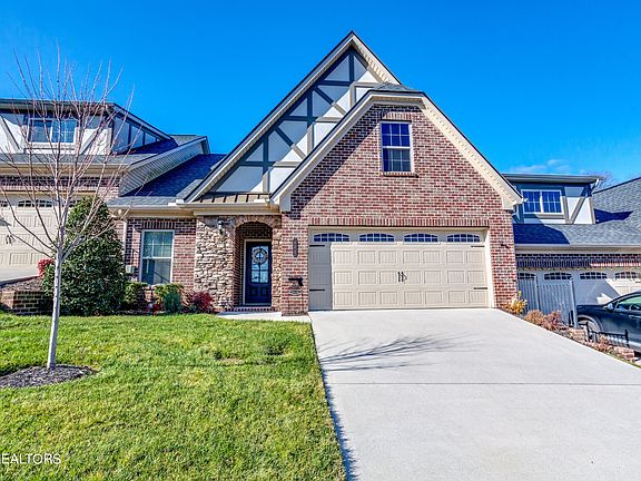 2nd image of 423 Sunny Springs Ln