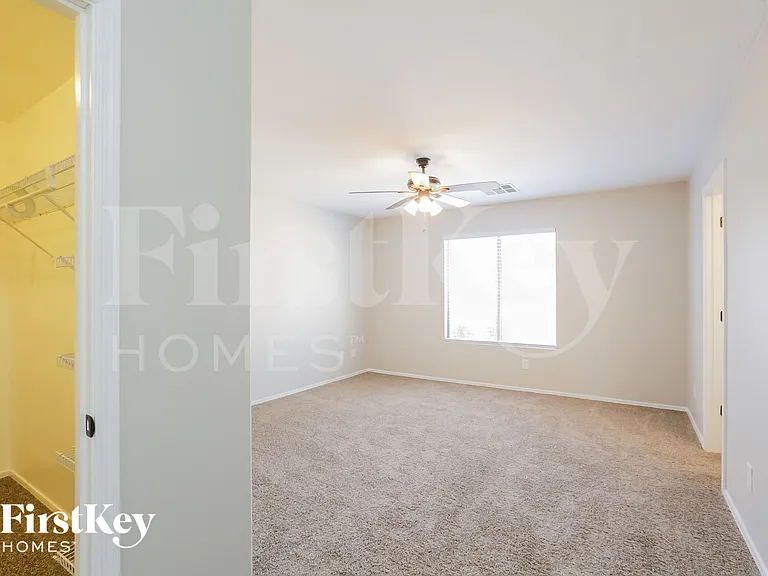 1820 S 106th Ln — Photo 9