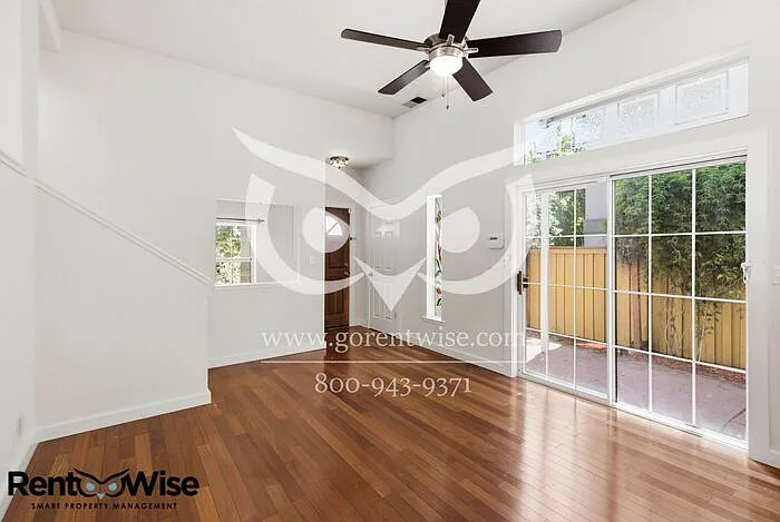 2 bed, 2.5 bath, 1370 sqft, $5,300 — Photo 3