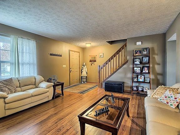 4th image of 3698 Larchmere Dr