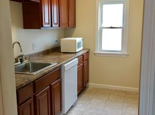 77 Chilmark St, Worcester, MA 01604