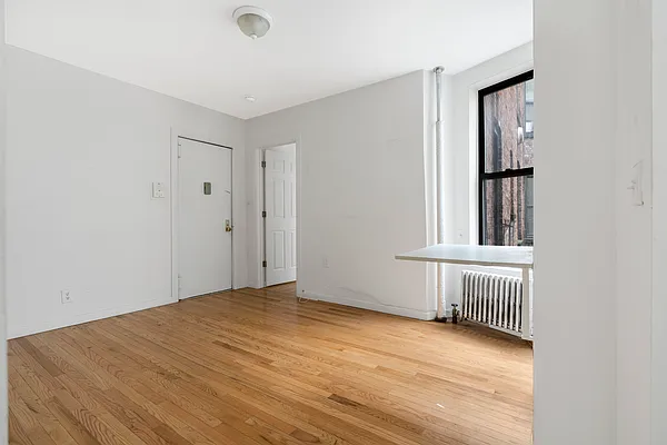 Rented by Compass | media 9