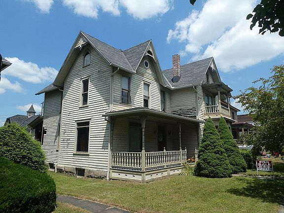 Front porch & Juliet balcony