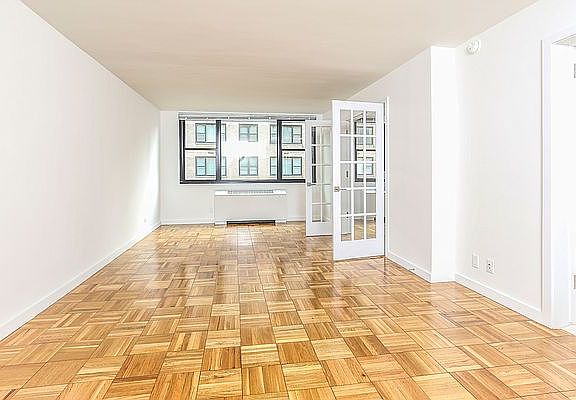 2nd image of 330 W 58th St APT 9C
