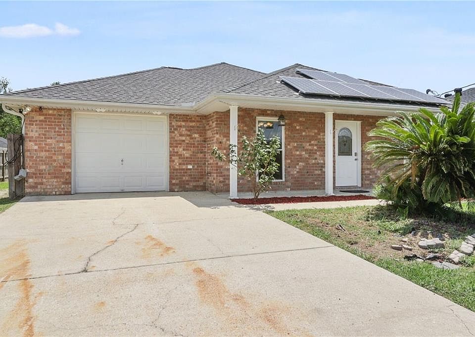 1st image of 740 Camelia Ave
