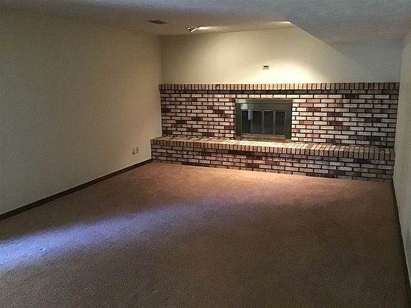 2nd image of 5823 Clarendon Dr