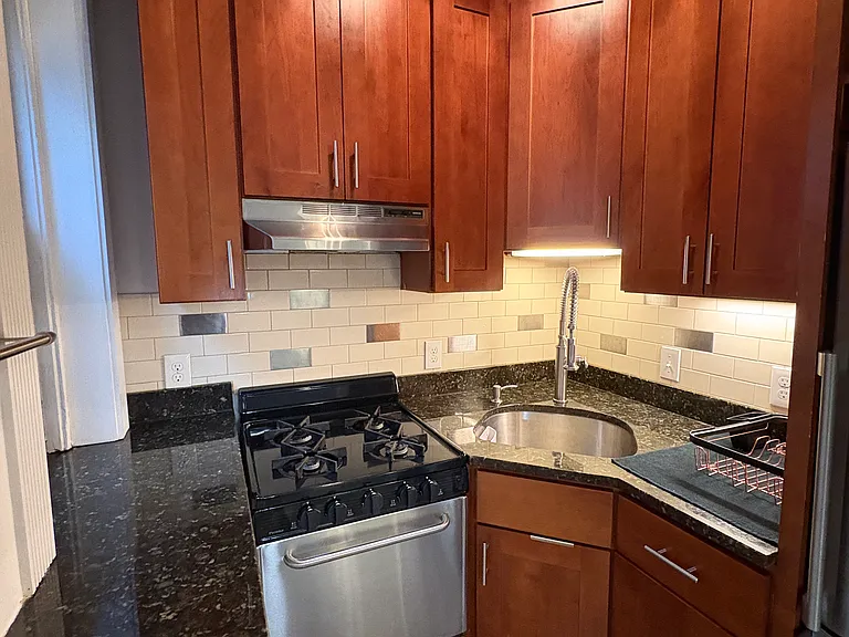 39 Hemenway St #3 — Photo 8