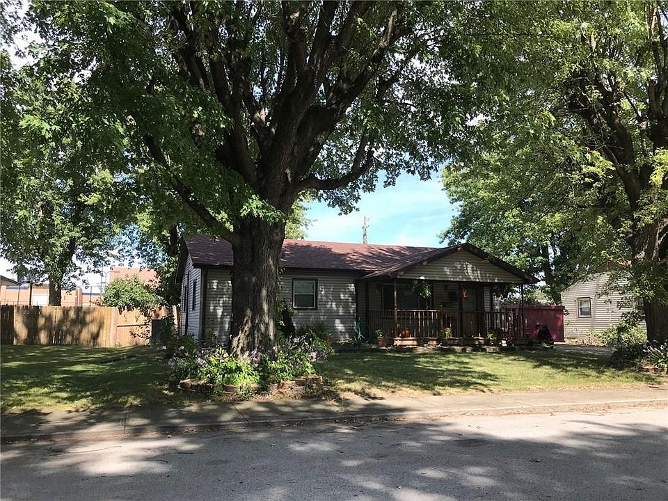 2nd image of 60 Circle Dr