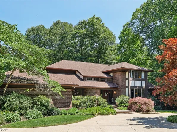 665 Timber Creek Dr, Akron, OH 44333