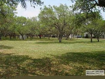 Groomed Grass - Shady Oaks