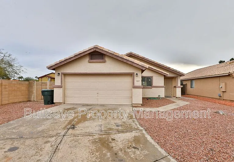 1697 N La Fresa Dr — Photo 2
