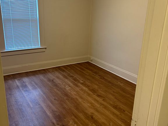 4th image of 600 W Fourth Plain Blvd APT 5