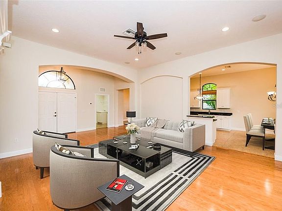 Home For Sale In Lakewood Ranch