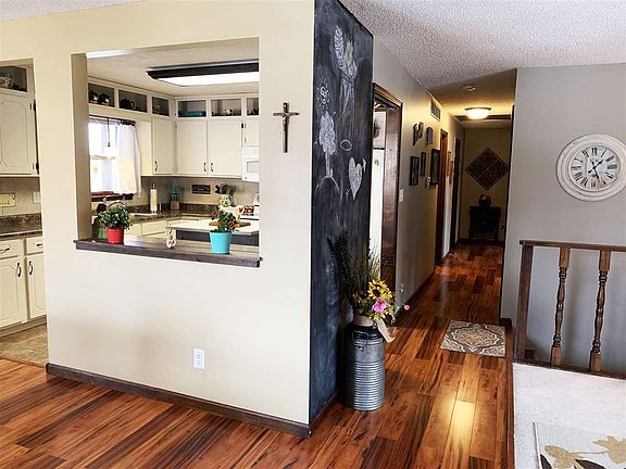 3rd image of 1732 Denholm Dr