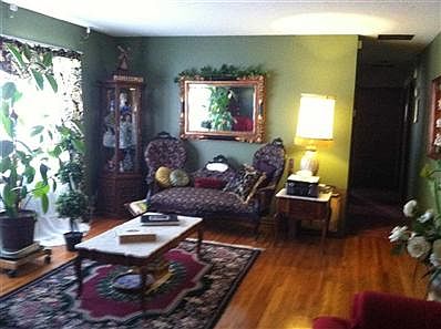 2nd image of 374 Fairfax Dr