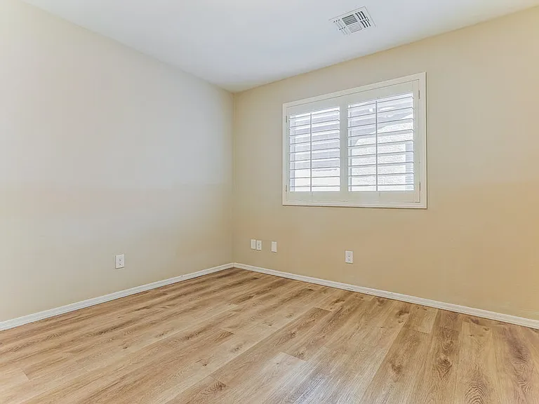 8127 S 5th Ave — Photo 13
