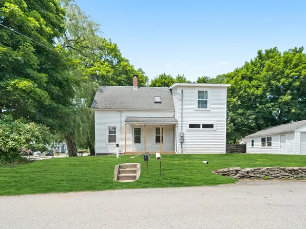 32 Quinebaug Rd, Dudley, MA 01571