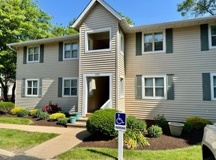 355 N Lake Pine Dr APT E, Marblehead, OH 43440