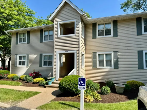 355 N Lake Pine Dr APT E, Marblehead, OH 43440