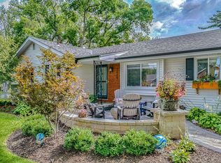 1429 Pine Rd, Omaha, NE 68144