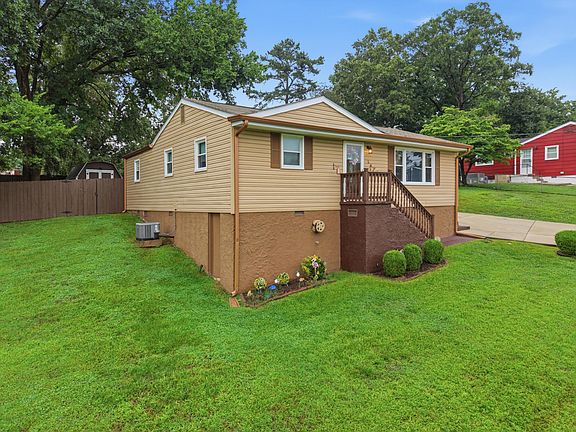 2nd image of 3803 Altamira Dr