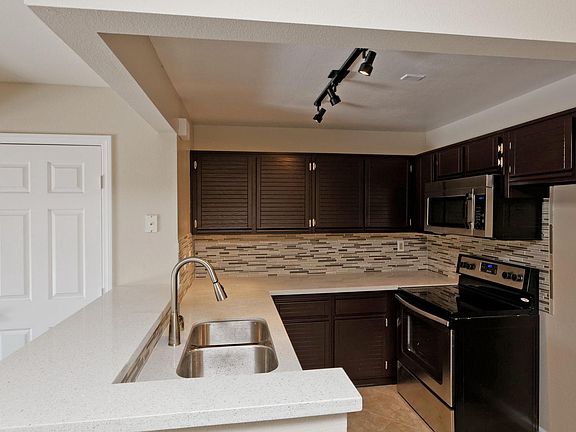 2nd image of 1231 Tivoli Ln Unit 39