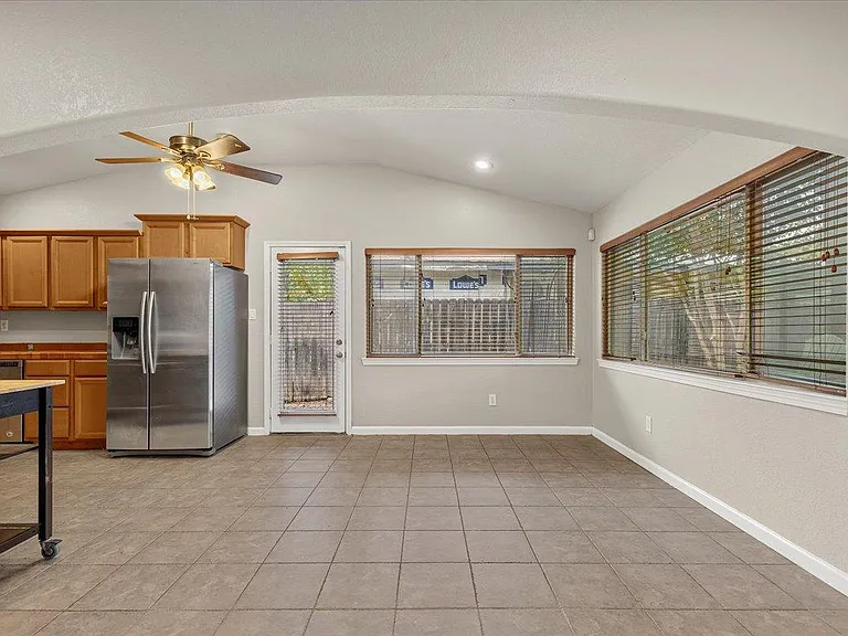 7604 Robalo Rd — Photo 5
