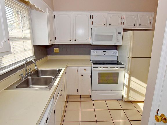 3rd image of 2877 Washington Ave