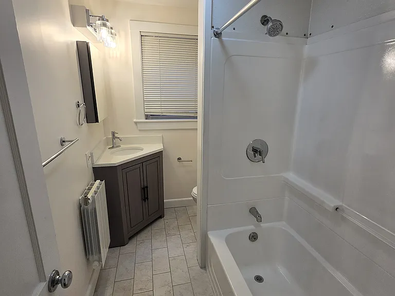 297-299 Cabot St #2 — Photo 11