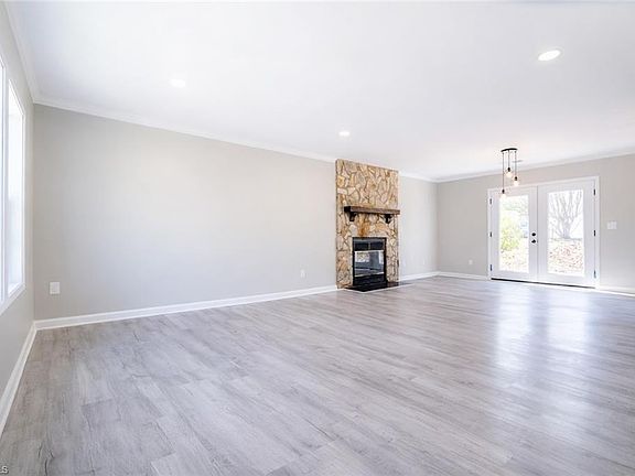 5th image of 3 Ivy Glen Ct