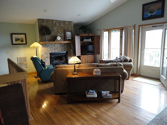 2nd image of 121 W Blueberry Ln